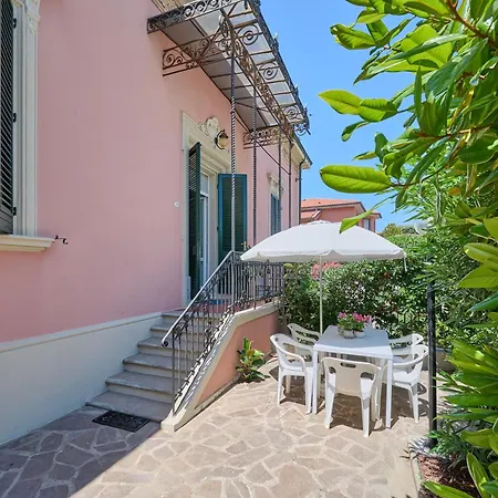 Holiday home Liberty Rosa San Vincenzo